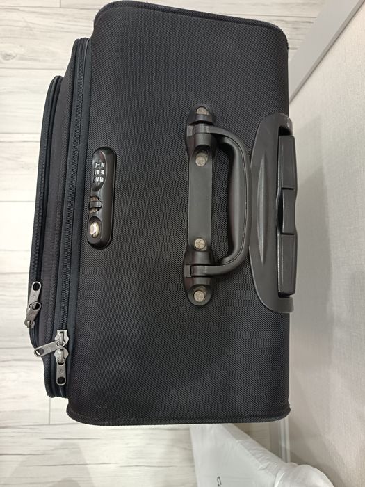 Продам чемодан polo house