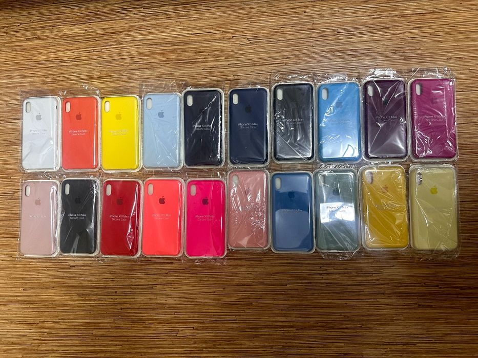 Продам 20 чехлов на iphone xs max