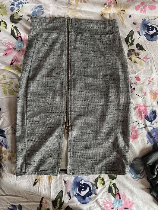 Дрехи дънки и пола