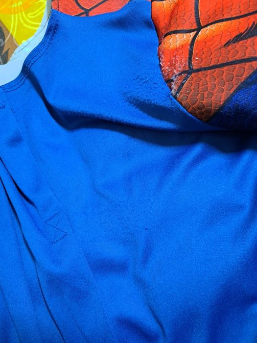 Vand un costum spiderman