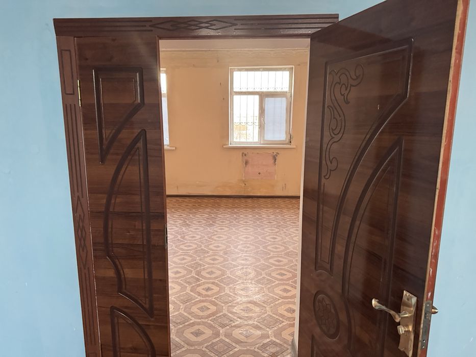 Фенкс устиндеги 5-этажда 3-ханалы квартира 350000млн сум догвр есть