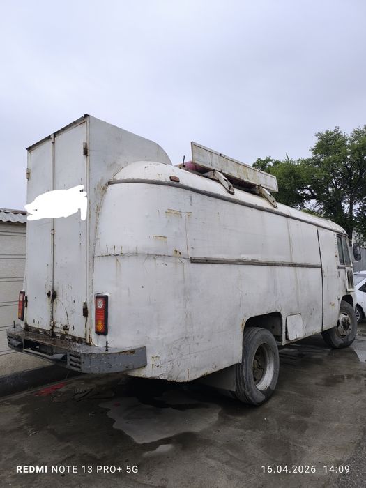 Aftobus pikap ishga tayor