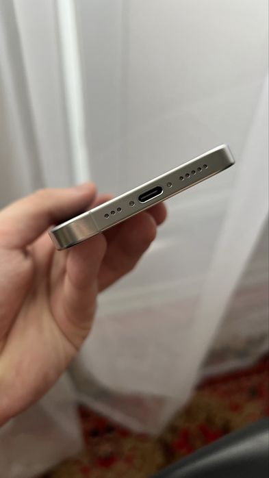 Iphone 16 pro 128GB Белый 93%