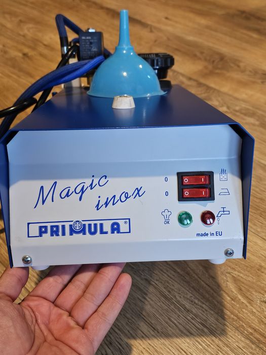 Fier de călcat cu aburi industrial Primula Magic Inox de 2,5 litri.