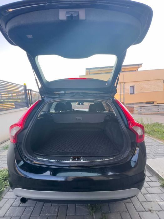 Volvo V60 D3 2.0 Diesel 5 cilindri 136 CP Automată – 2014