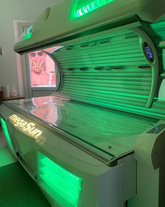 APARATE DE BRONZAT Megasun 5600 SI Hapro Luxura V8 XL Balance