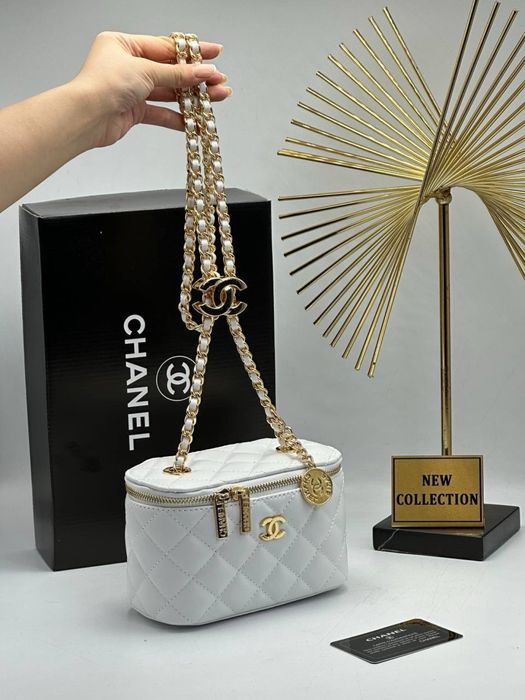 Geanta Chanel noua !!! Dimensiuni 19/11 !!!