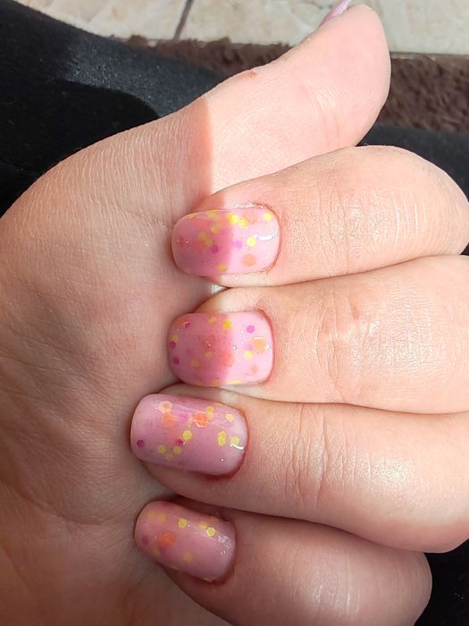 Servicii de manichiura la preturi accesibile