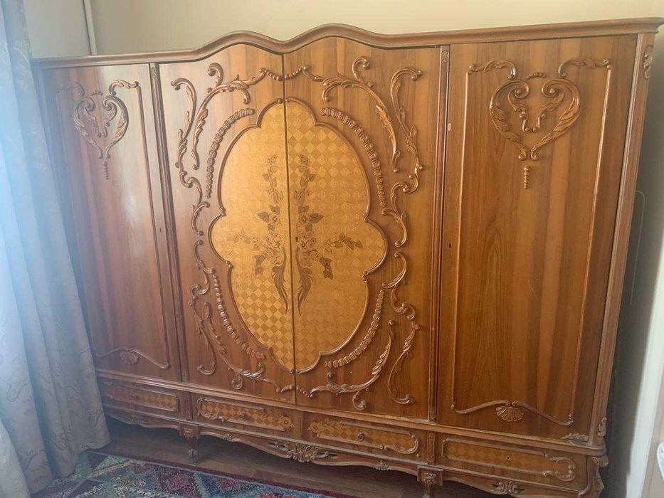 Продам спальный гарнитур д10