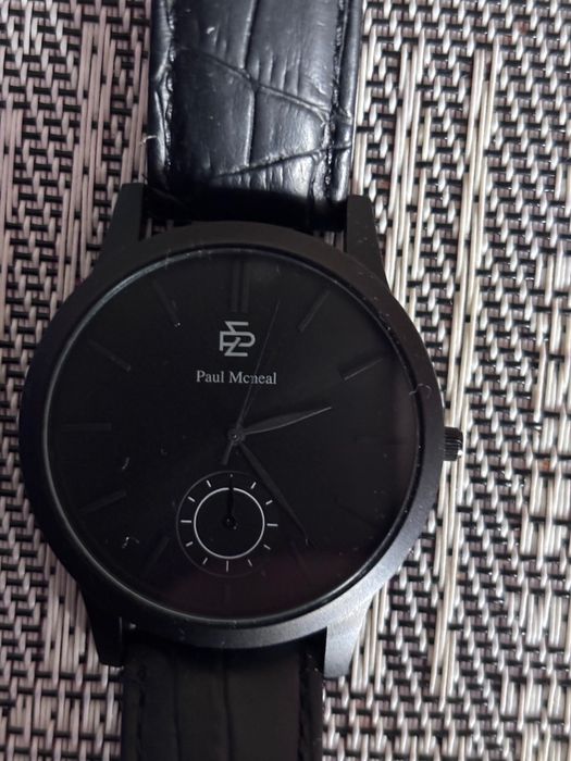 Часовник Paul Mcneal