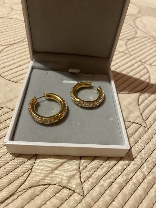 cercei  swarovski   dextera  stare foarte buna