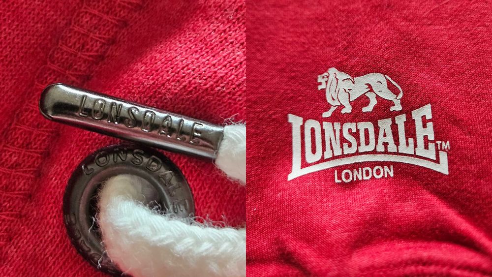 Hanorac rosu cu gluga Lonsdale London cu print/imprimeu