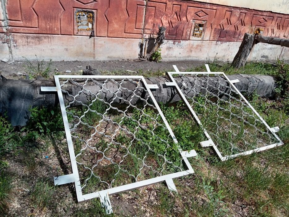 Продам  решетки для окон