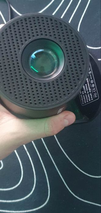 Vând PS 4, impecabil, 1tb+2 console + 4 jocuri + proiector video