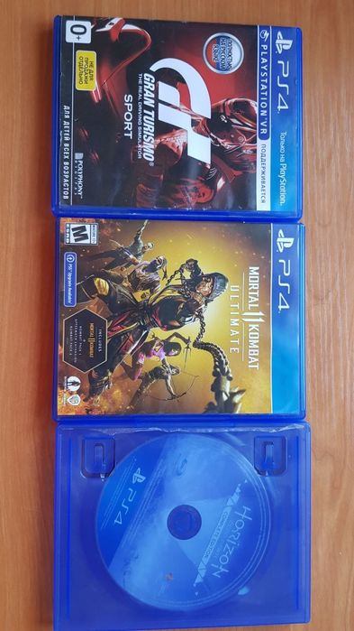 Продаю Б/у PlayStation 4 в хорошем состоянии.