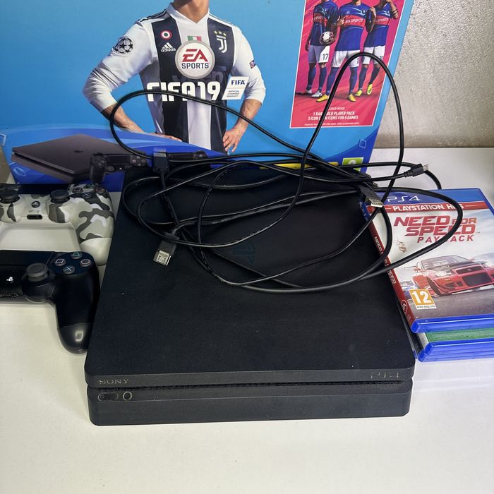 PS4 SLIM 500GB почистен
