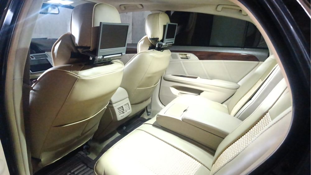 Toyota avalon sotiladi