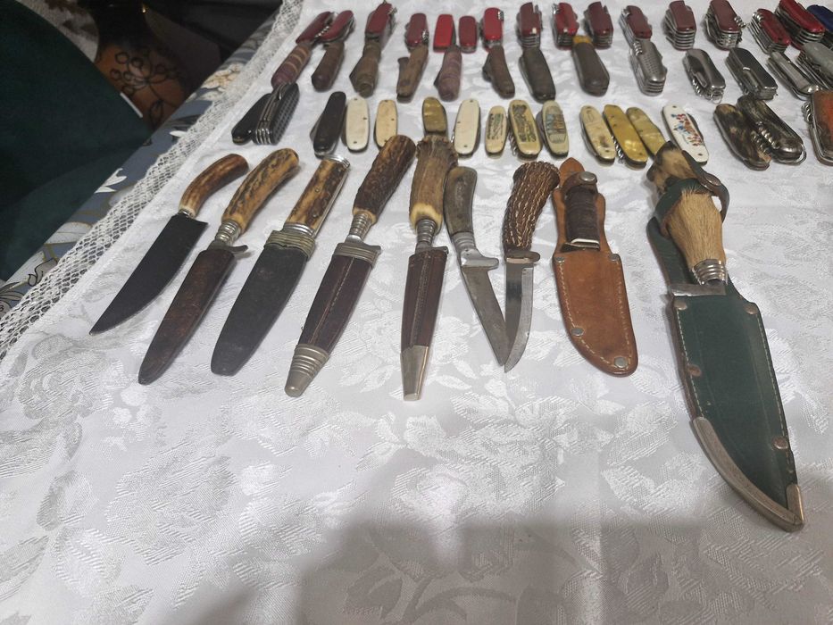 Cutite si bricege de vânzare