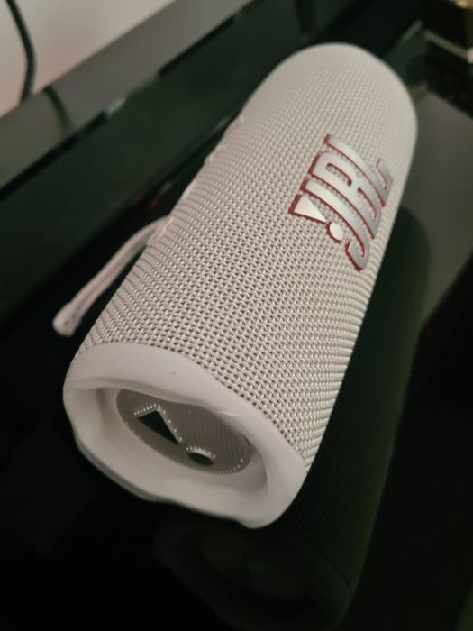 Boxa jbl Harman Flip6 alb/gri, originală !