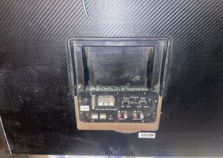 Сабвуфер почти новый