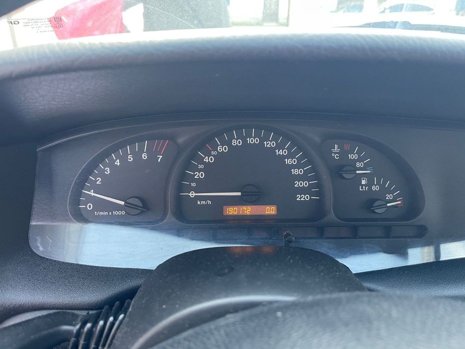 Vând Opel Vectra 1.6