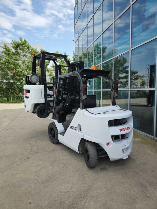 Motostivuitor Stivuitor Nissan 3t Diesel 2022, 1930 DE ORE