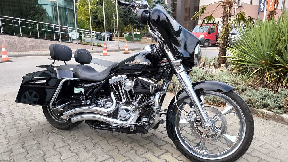 Продавам Harley-Davidson Street Glide