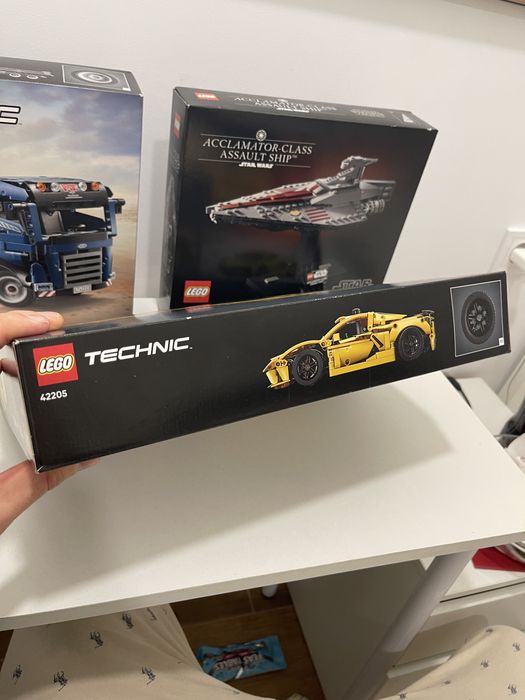 LEGO: Шевроле Корвет Стингрей Technic 42205