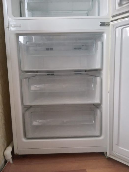 Продам холодильник