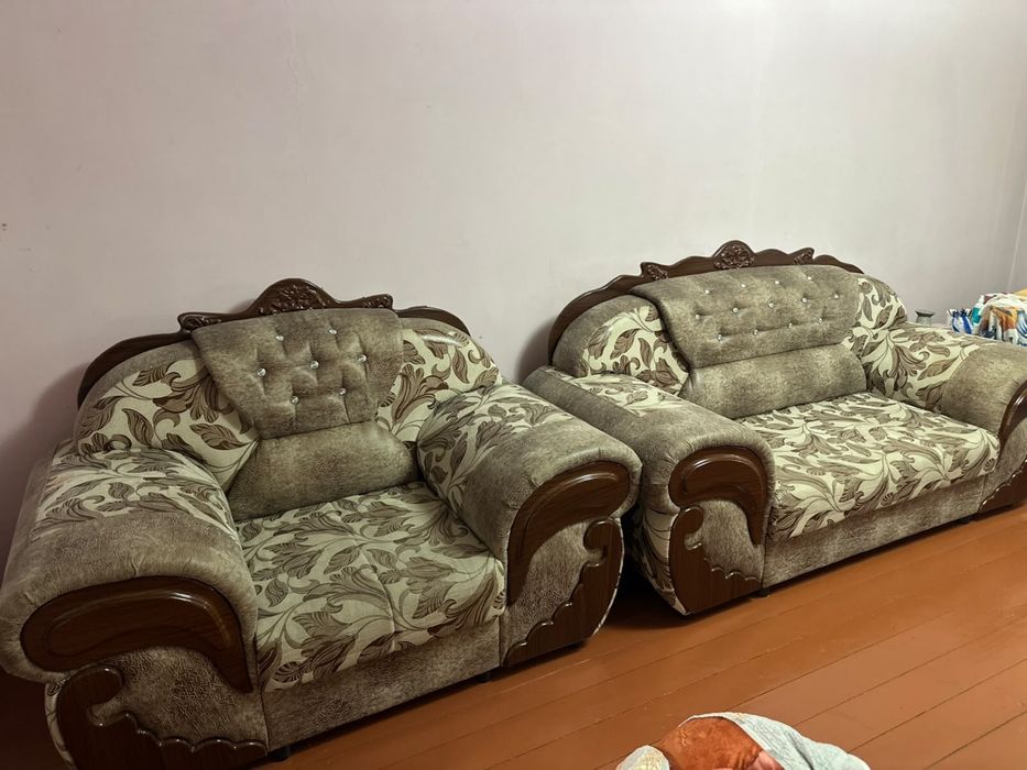 Продам диваны комплект