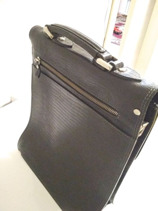 Портфель из кожи