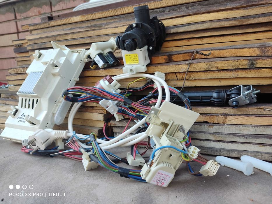 Пералня Hotpoint на части