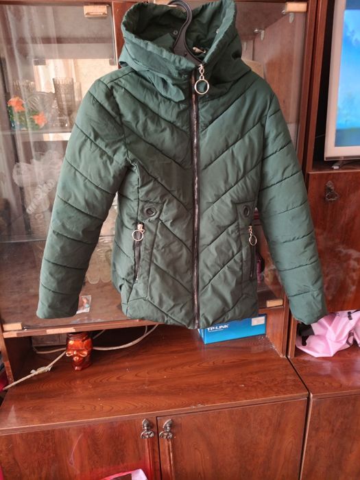 Продам куртку весеннюю