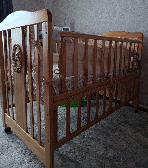 Детская кровать б/у