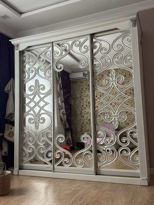 Продаем срочно шкаф