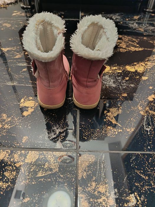 Cizmulițe fetițe, îmblănite mărimea 24.