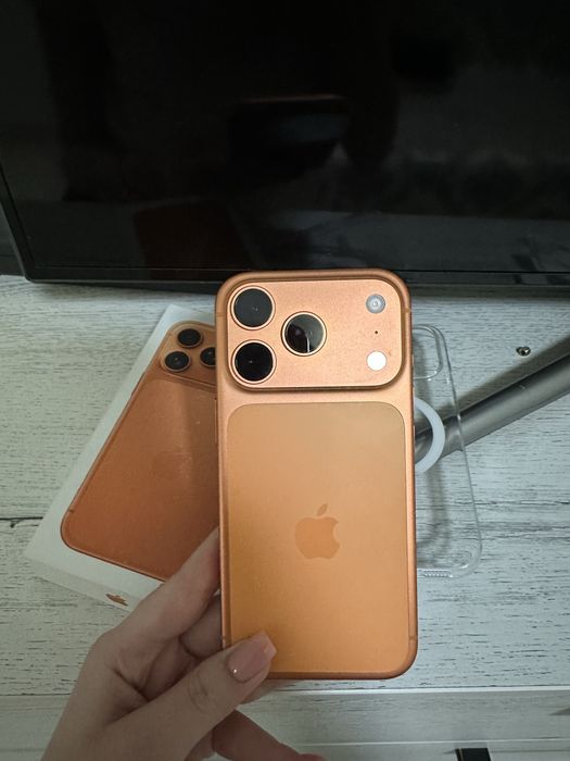 17 про 256 гб в идеальном состоянии