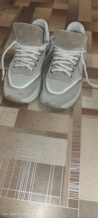 Кроссовки размер 37