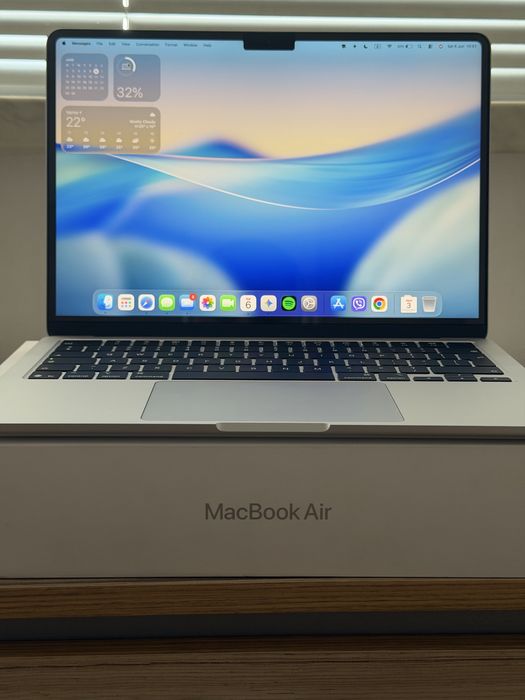 MacBook Air M4 13inch 256GB Silver в гаранция