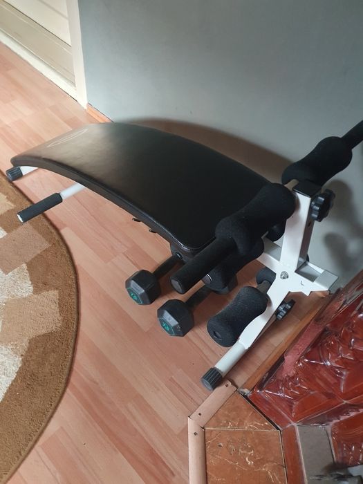 Aparat pentru abdomen plus gantere