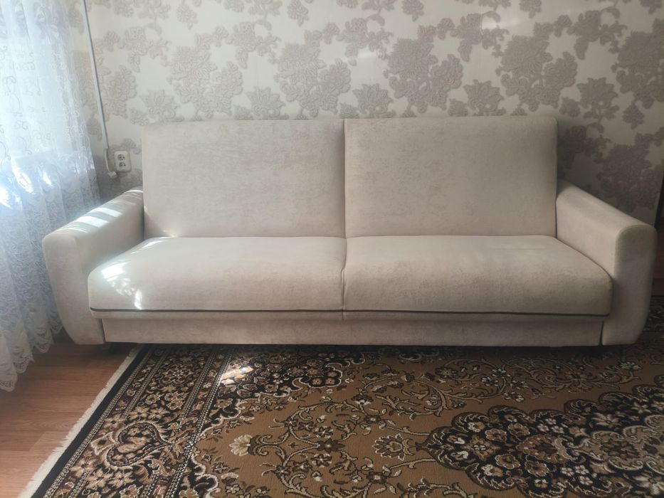 Продам диван почти новый