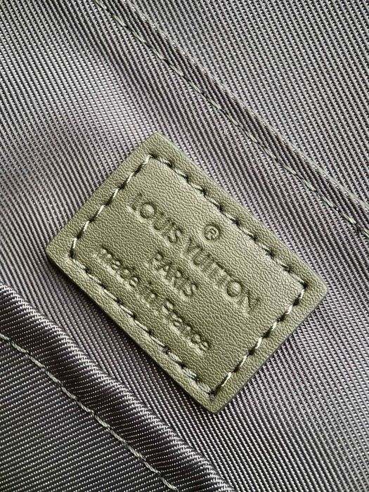 Барсетка Louis Vuitton с чипом NFC