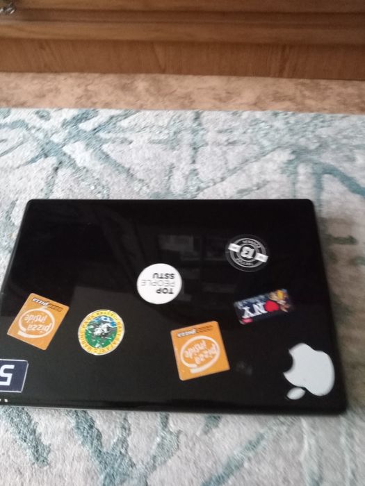 Продам ноутбук на запчасти