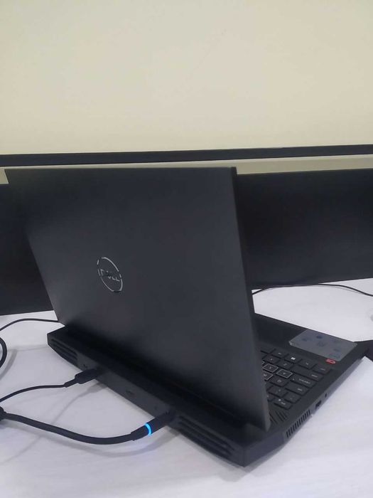 DELL Core i7 noutbuk