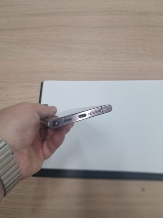 Продам Samsung S22 Ultra 128г