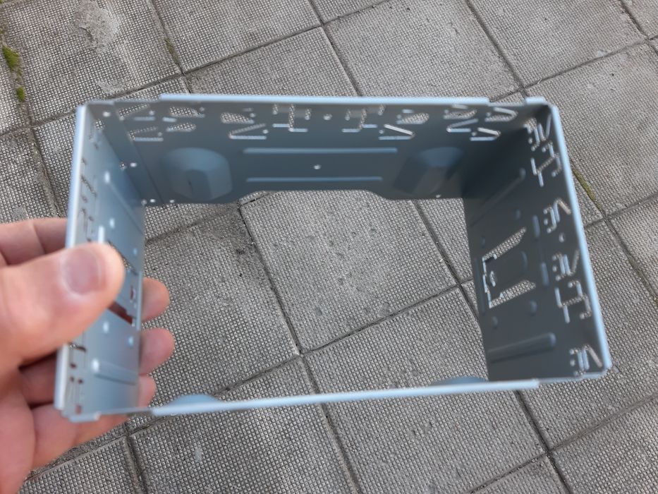 Продавам плеър KW-R510 за VAG автомобили !