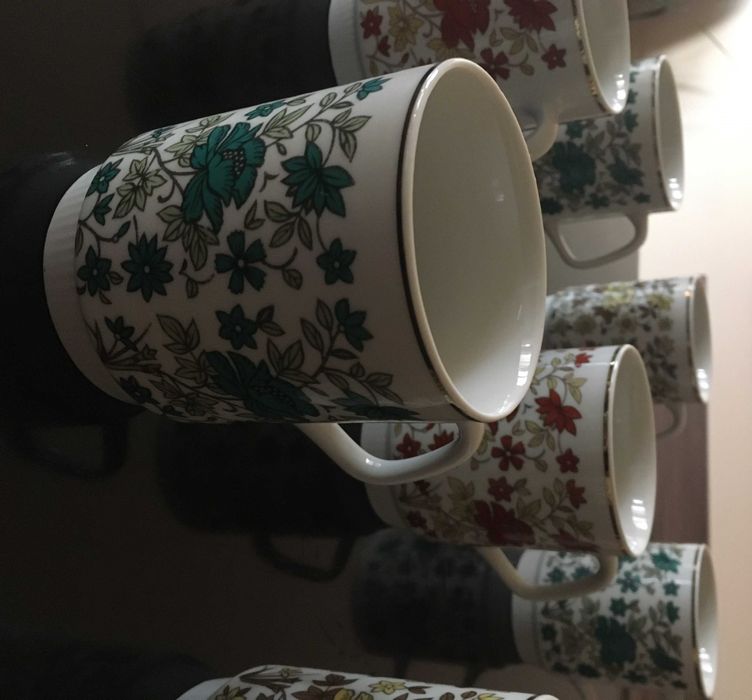 Комплект от 8 бр. порцеланови чаши за чай тип мъг - нови