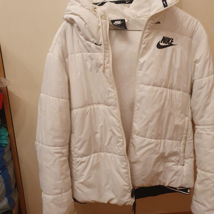 Продавам изгодно дамски якета,дънки  и кожено яке