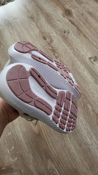 Маратонки under armour