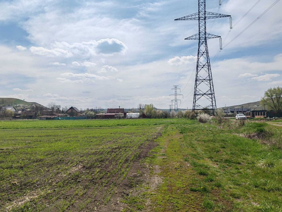Teren 2000 mp Gădălin (Jucu)